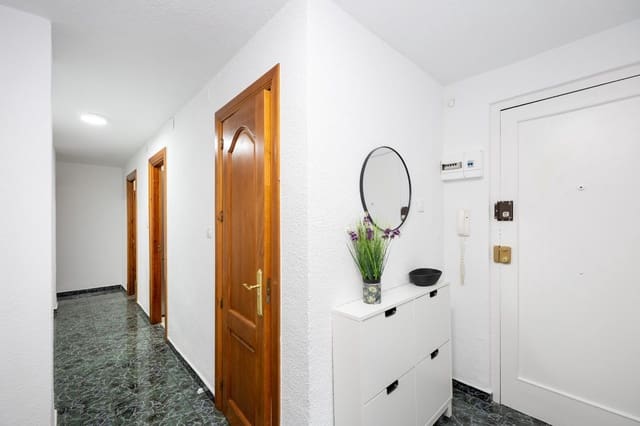 3 bedroom Flat for sale in Camino de Ronda - Rosaleda, Granada city - € 229,000 (Ref: 9892277)