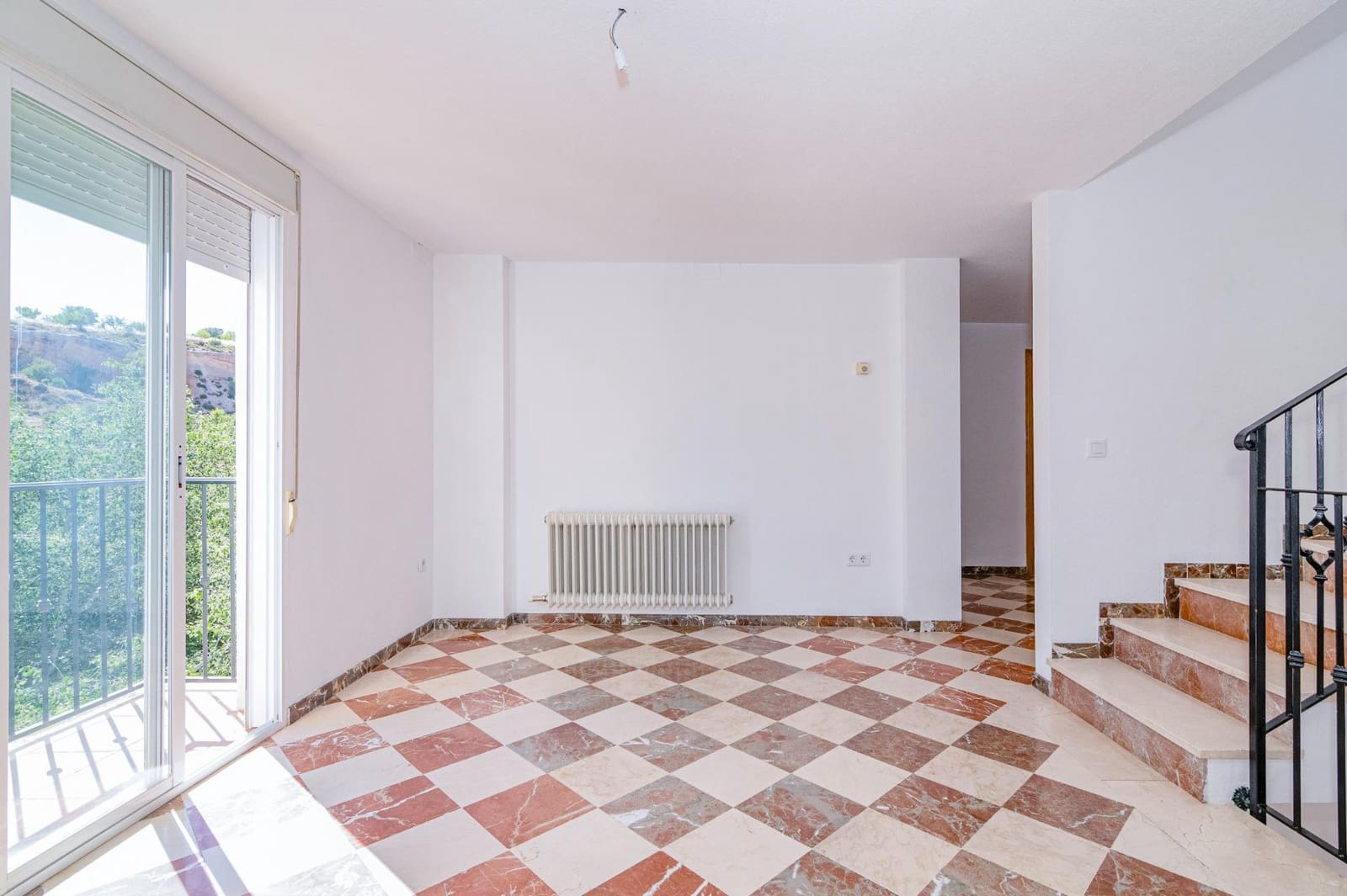 4 chambre Maison de Ville à vendre à Gojar avec garage - 259 500 € (Ref: 9892279)