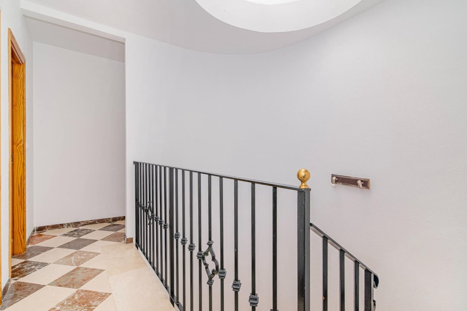 4 chambre Maison de Ville à vendre à Gojar avec garage - 259 500 € (Ref: 9892279)