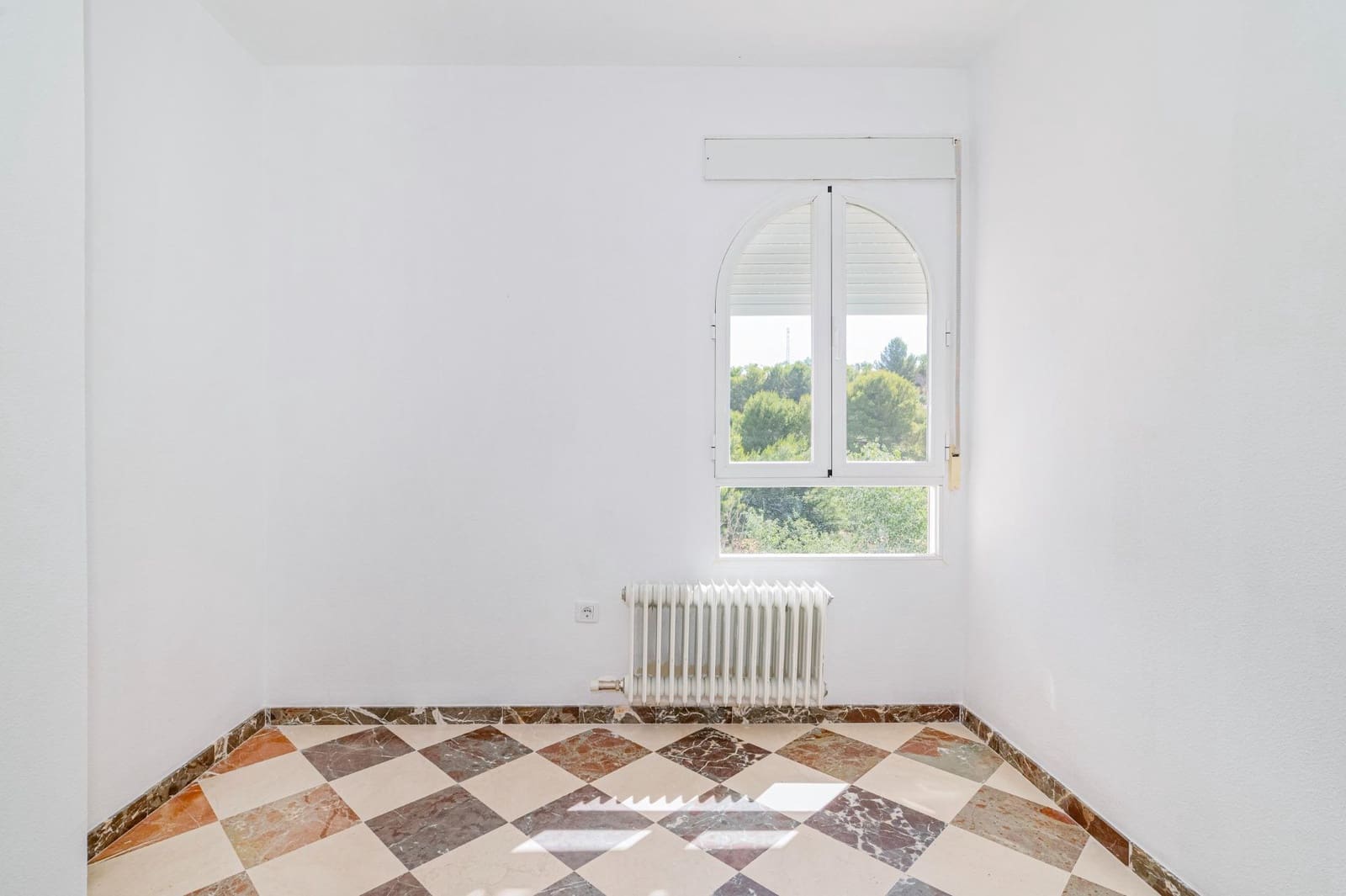 4 chambre Maison de Ville à vendre à Gojar avec garage - 259 500 € (Ref: 9892279)