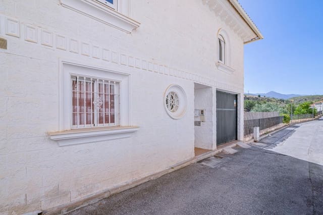 4 bedroom Townhouse for sale in Gójar with garage - € 259,500 (Ref: 9892279)