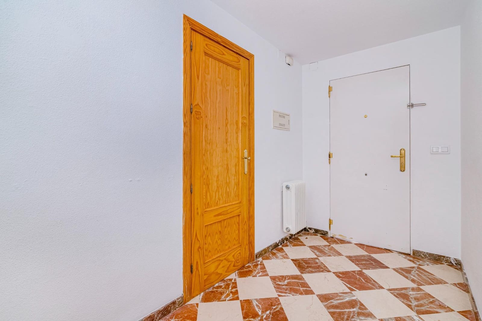 4 chambre Maison de Ville à vendre à Gojar avec garage - 259 500 € (Ref: 9892279)