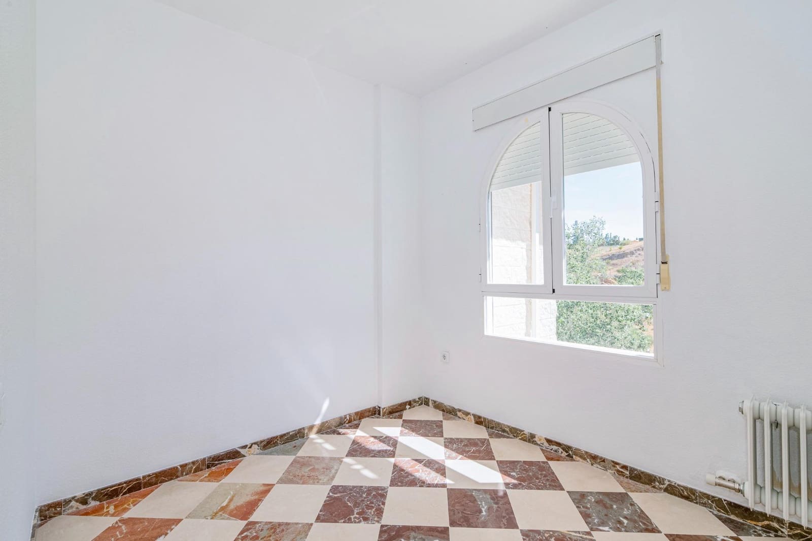 4 chambre Maison de Ville à vendre à Gojar avec garage - 259 500 € (Ref: 9892279)