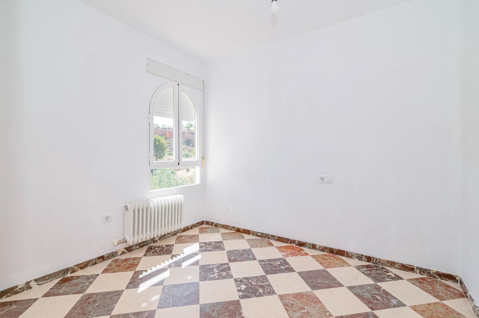 4 chambre Maison de Ville à vendre à Gojar avec garage - 259 500 € (Ref: 9892279)