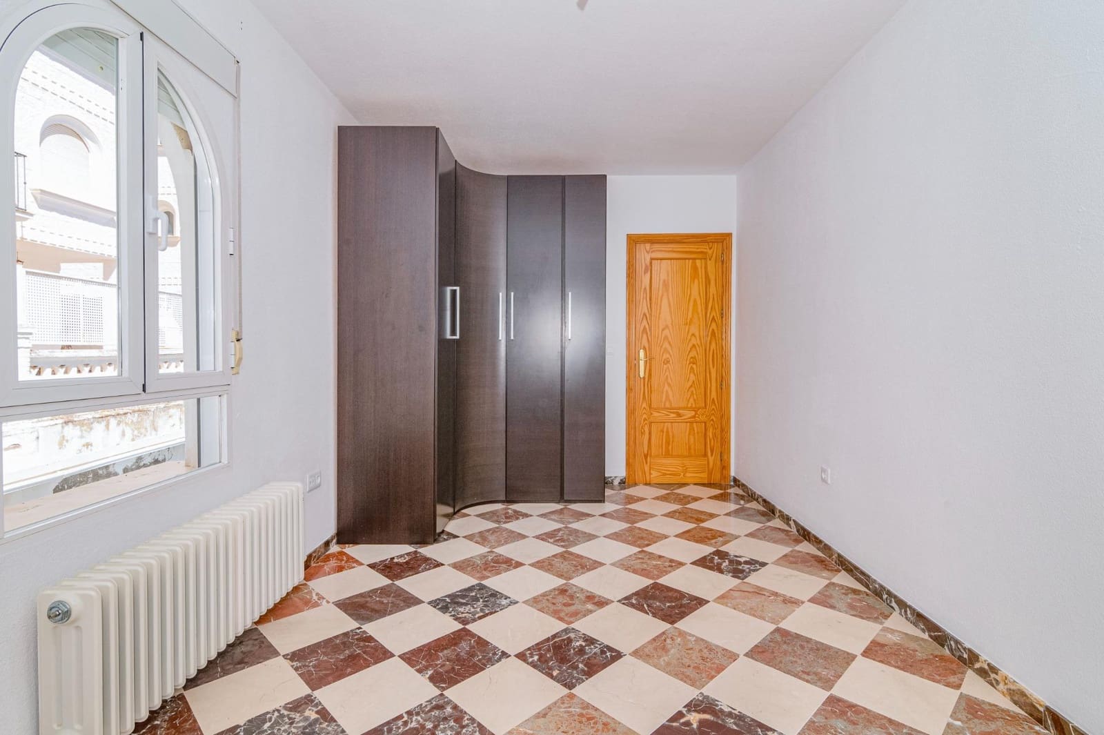 4 chambre Maison de Ville à vendre à Gojar avec garage - 259 500 € (Ref: 9892279)