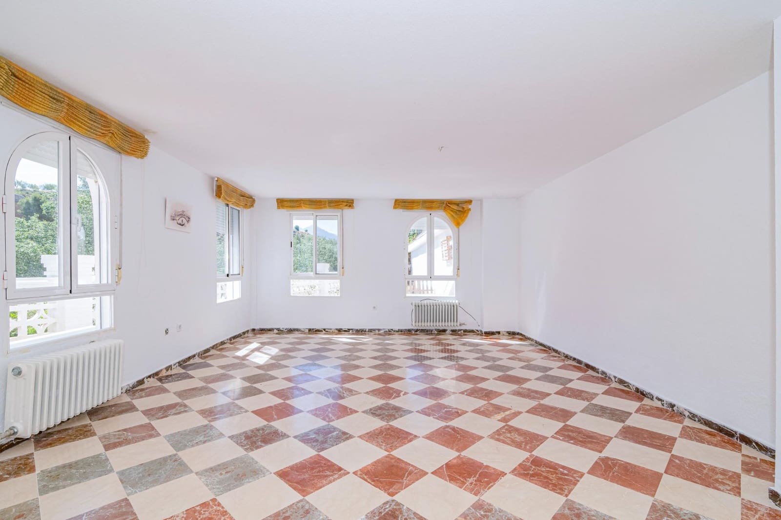 4 chambre Maison de Ville à vendre à Gojar avec garage - 259 500 € (Ref: 9892279)