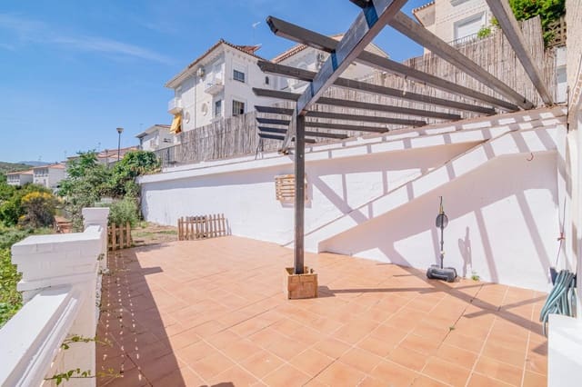 4 bedroom Townhouse for sale in Gójar with garage - € 259,500 (Ref: 9892279)