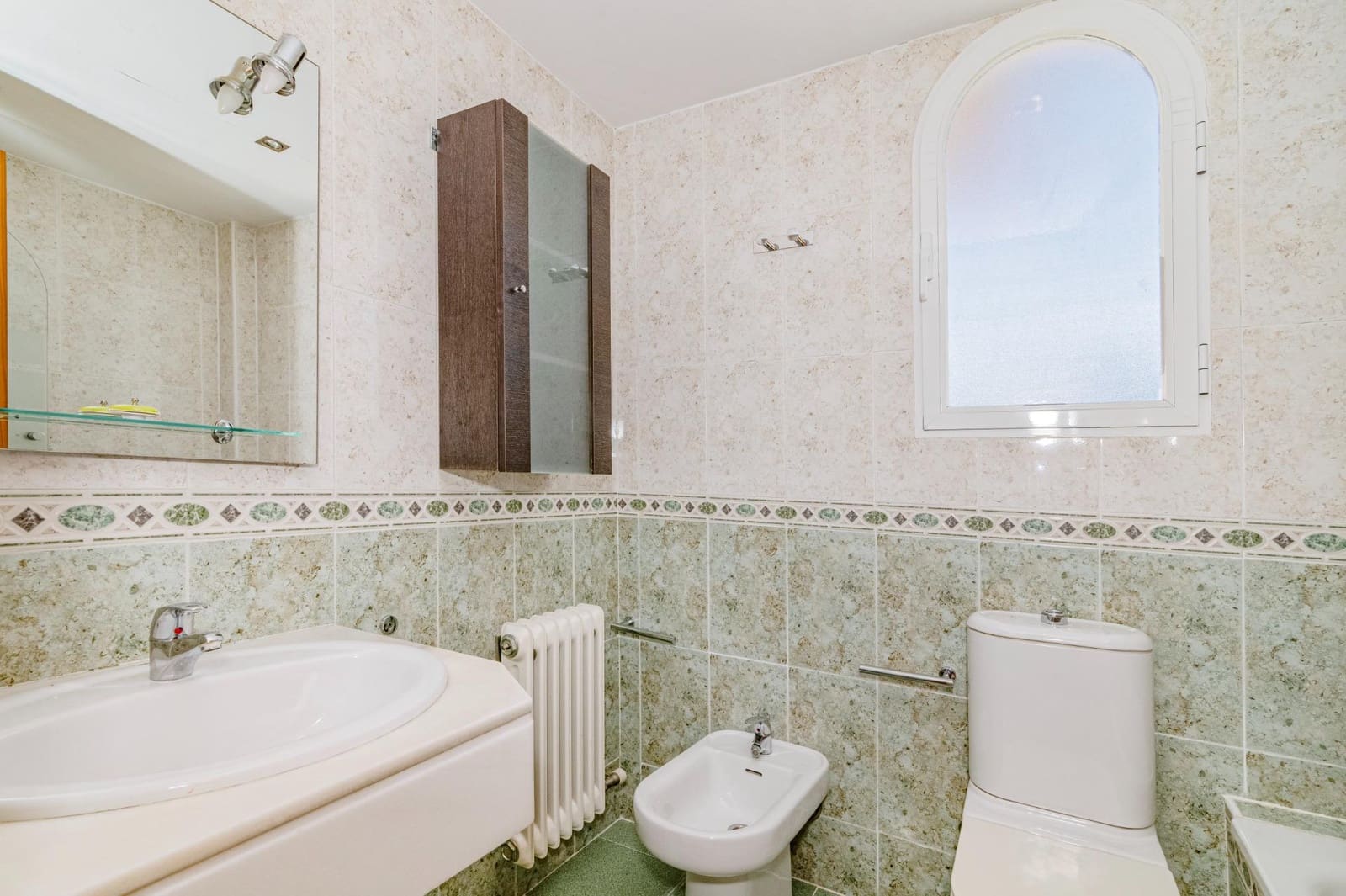 4 chambre Maison de Ville à vendre à Gojar avec garage - 259 500 € (Ref: 9892279)