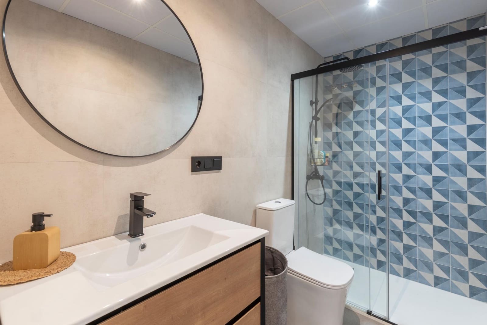 Apartamento de 2 habitaciones en Granada ciudad en venta con garaje - 249.900 € (Ref: 9892280)