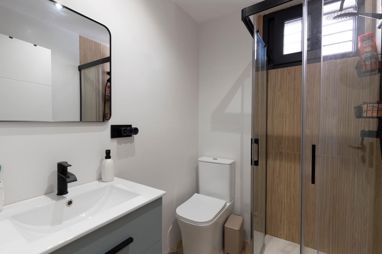 Apartamento de 2 habitaciones en Granada ciudad en venta con garaje - 249.900 € (Ref: 9892280)