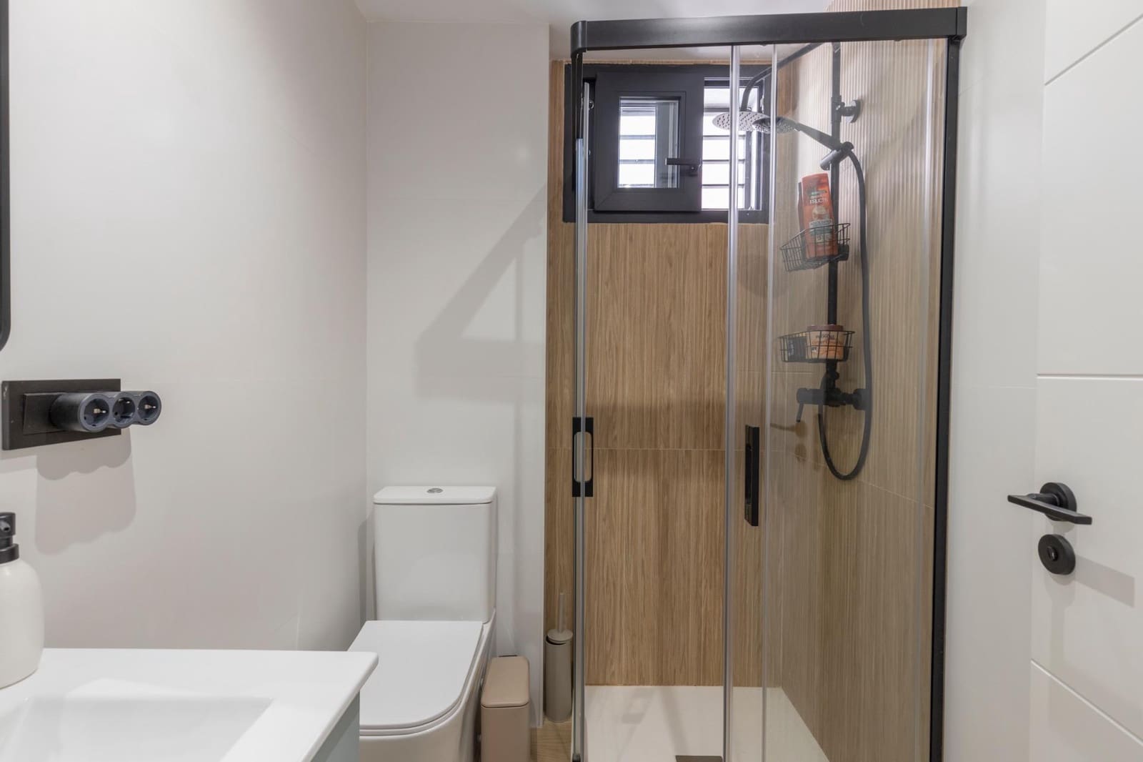 Apartamento de 2 habitaciones en Granada ciudad en venta con garaje - 249.900 € (Ref: 9892280)