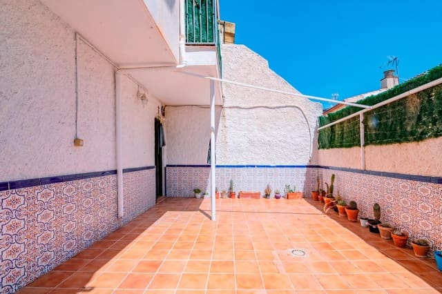 4 Zimmer Reihenhaus zu verkaufen in Las Gabias - 180.000 € (Ref: 9893807)