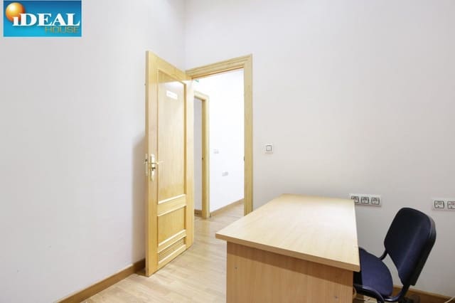 Kommersiell til salgs i Cervantes, Granada by - € 200 000 (Ref: 9433653)