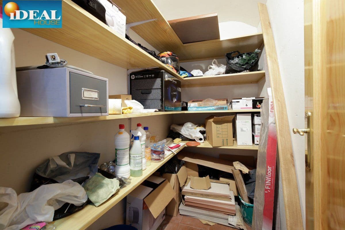 Kommersiell til salgs i Granada by - € 200 000 (Ref: 9433653)