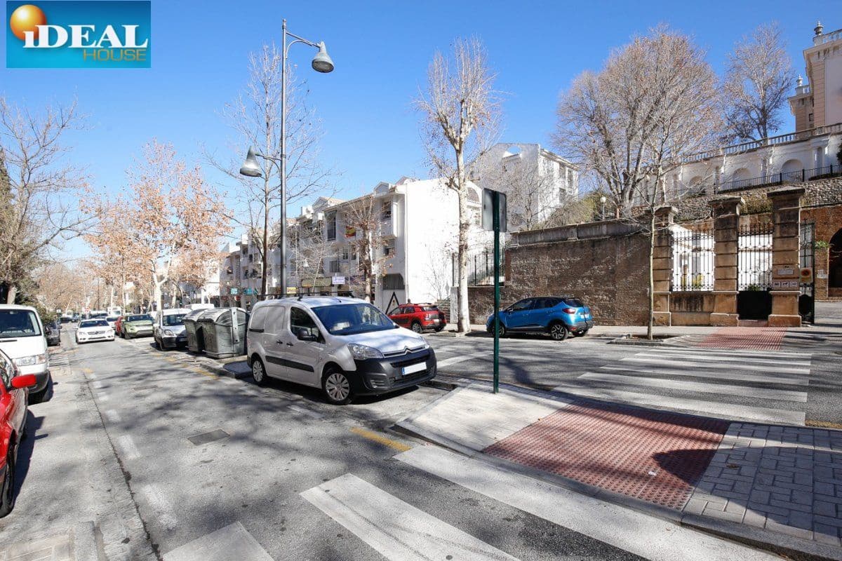 Kommersiell til salgs i Granada by - € 200 000 (Ref: 9433653)