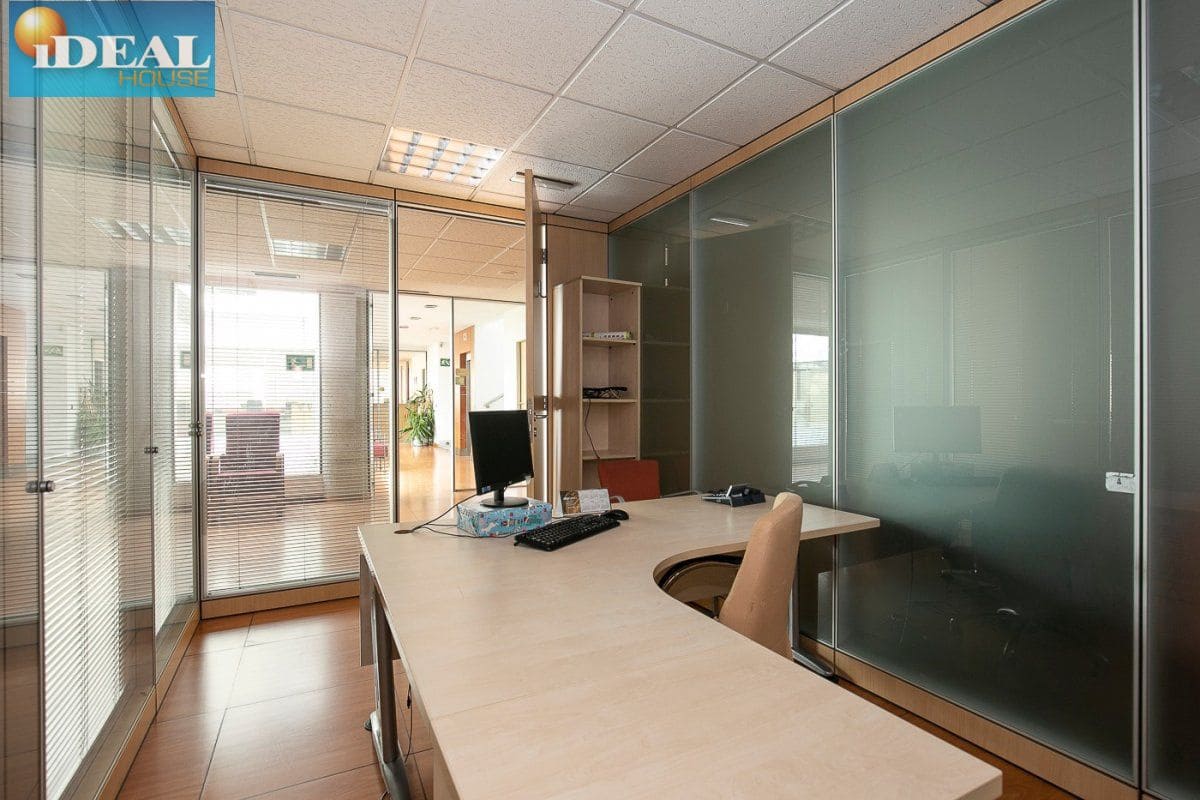 Commercial for sale in Armilla with garage - € 1,800,000 (Ref: 9433654)