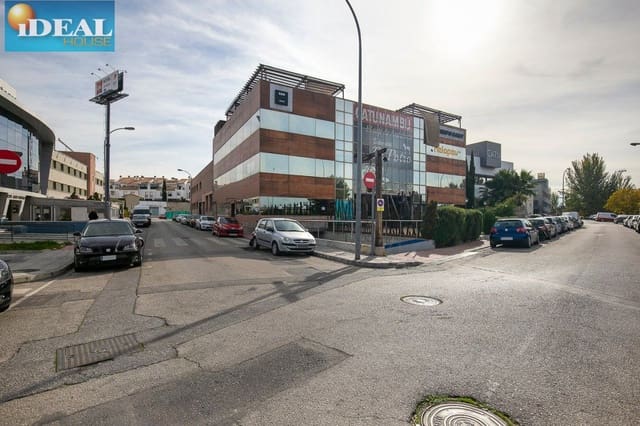Kommersiell till salu i Armilla med garage - 1 800 000 € (Ref: 9433654)
