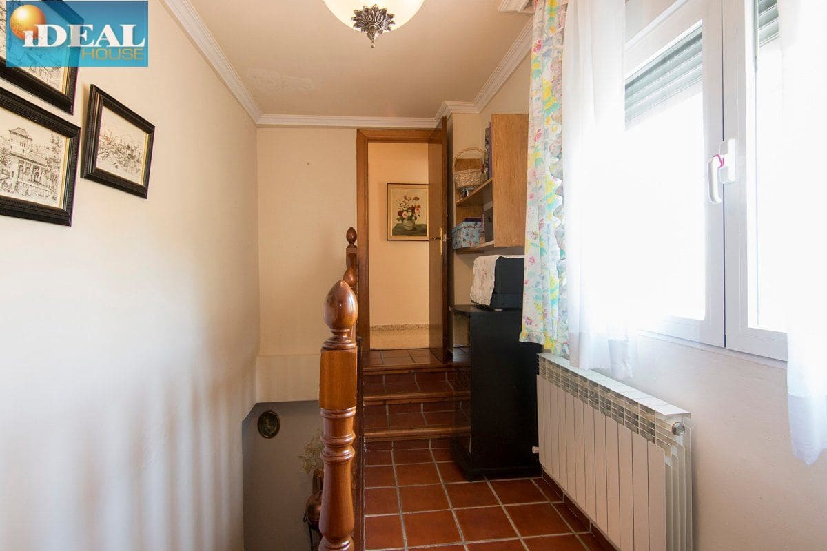 4 bedroom Villa for sale in Monachil with pool garage - € 415,000 (Ref: 9433656)