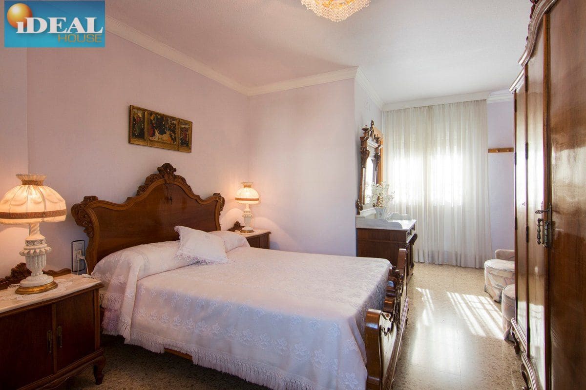 4 bedroom Villa for sale in Monachil with pool garage - € 415,000 (Ref: 9433656)