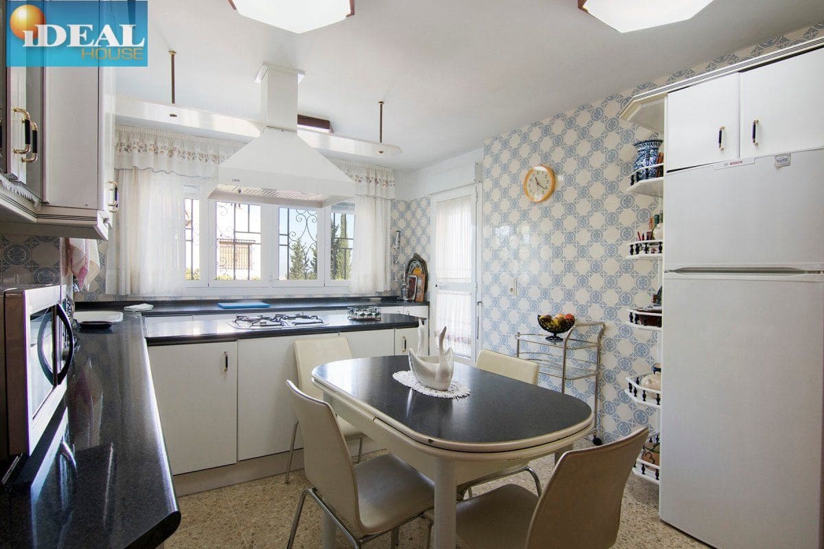 4 bedroom Villa for sale in Monachil with pool garage - € 415,000 (Ref: 9433656)