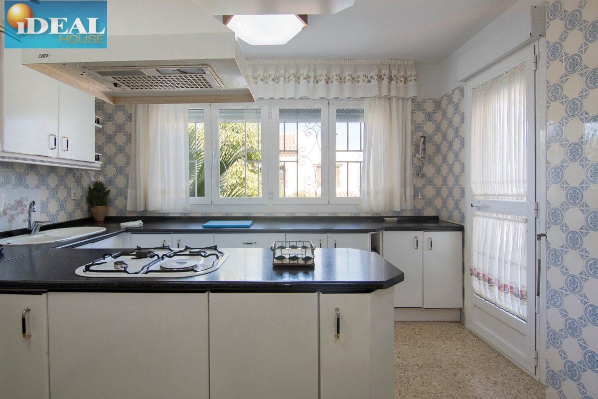 4 bedroom Villa for sale in Monachil with pool garage - € 415,000 (Ref: 9433656)