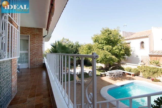 Chalet de 4 habitaciones en Monachil en venta con piscina garaje - 415.000 € (Ref: 9433656)