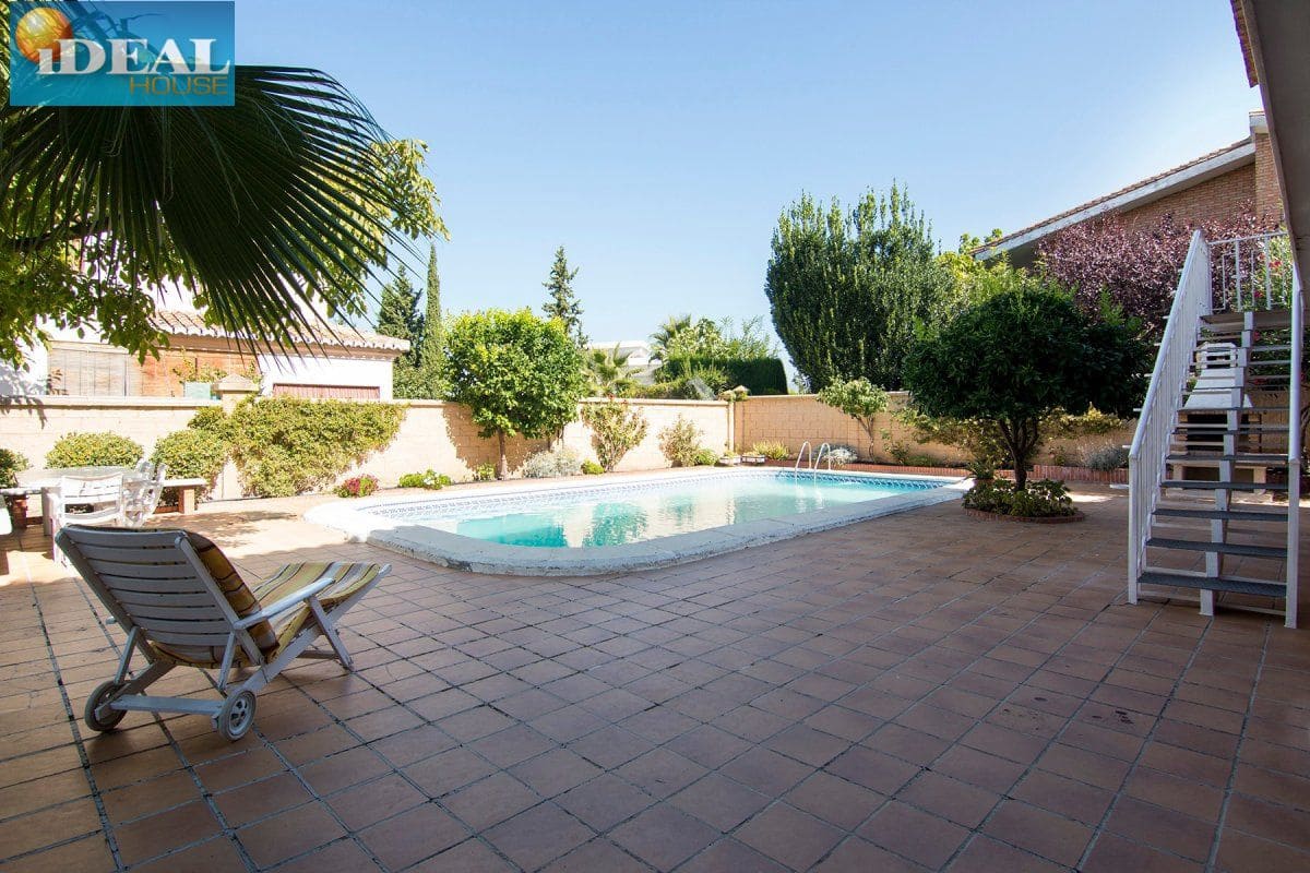 4 bedroom Villa for sale in Monachil with pool garage - € 415,000 (Ref: 9433656)