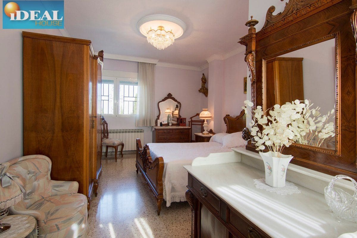 4 bedroom Villa for sale in Monachil with pool garage - € 415,000 (Ref: 9433656)