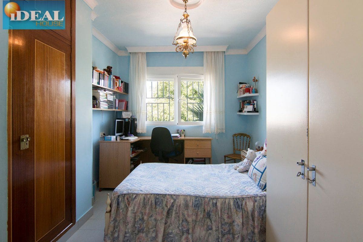 4 bedroom Villa for sale in Monachil with pool garage - € 415,000 (Ref: 9433656)