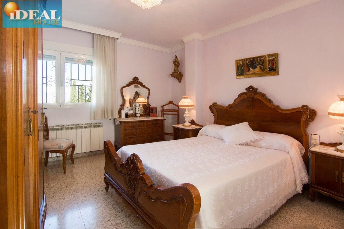 4 bedroom Villa for sale in Monachil with pool garage - € 415,000 (Ref: 9433656)