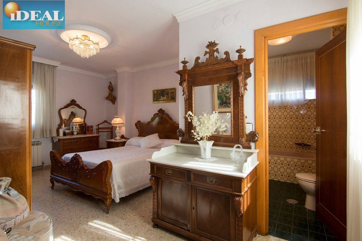 4 bedroom Villa for sale in Monachil with pool garage - € 415,000 (Ref: 9433656)