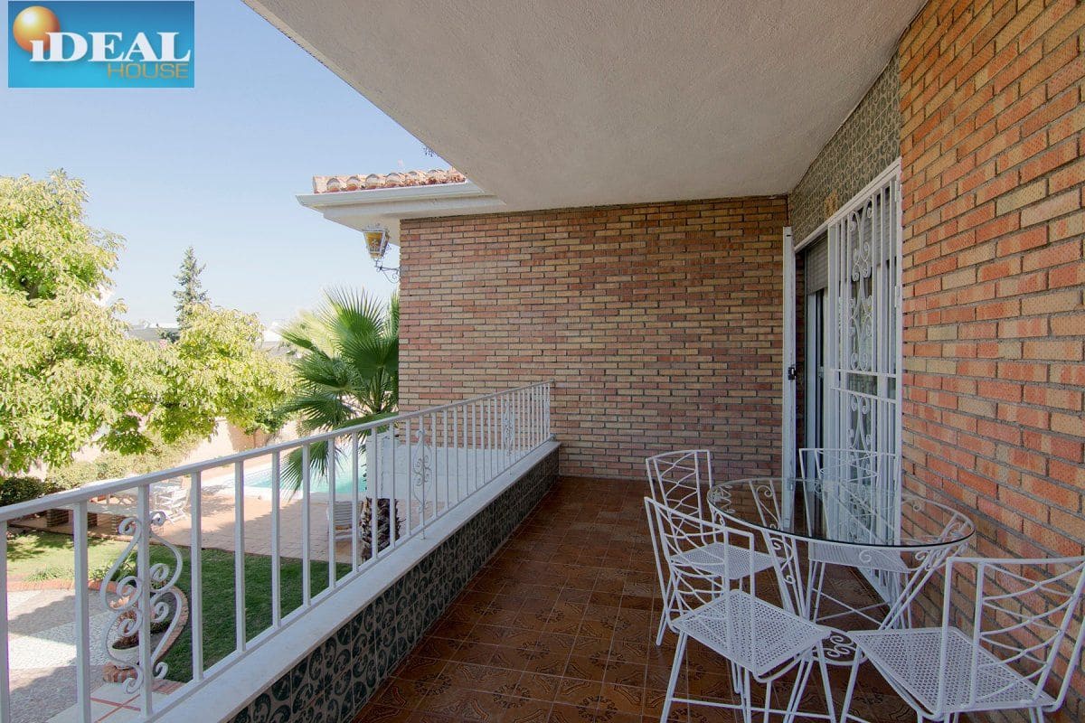 4 bedroom Villa for sale in Monachil with pool garage - € 415,000 (Ref: 9433656)