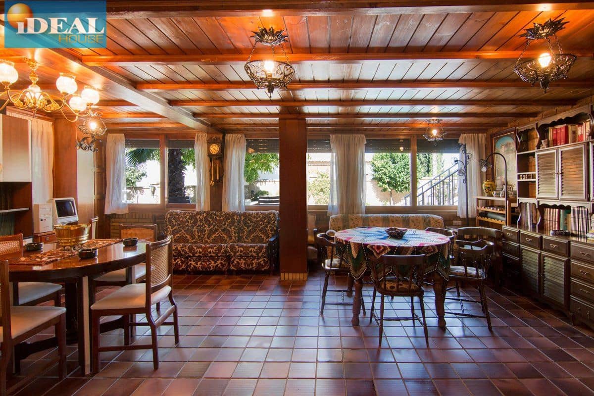 4 bedroom Villa for sale in Monachil with pool garage - € 415,000 (Ref: 9433656)