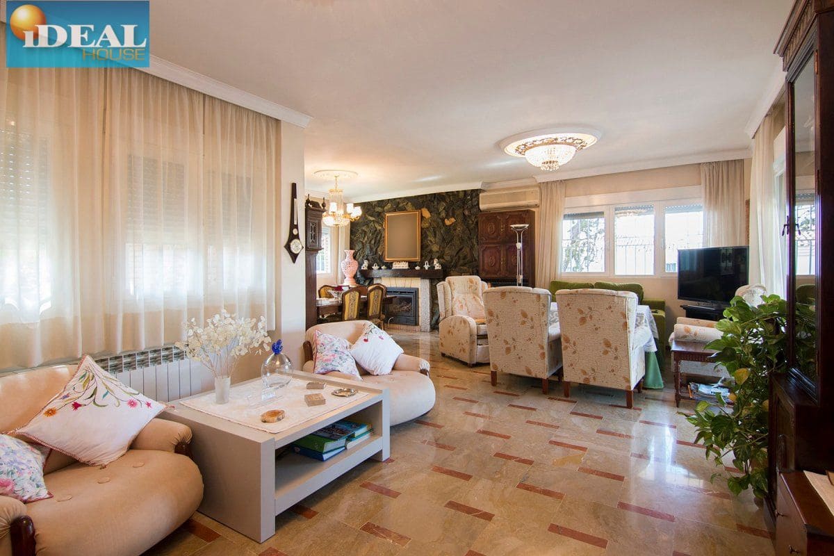 4 bedroom Villa for sale in Monachil with pool garage - € 415,000 (Ref: 9433656)