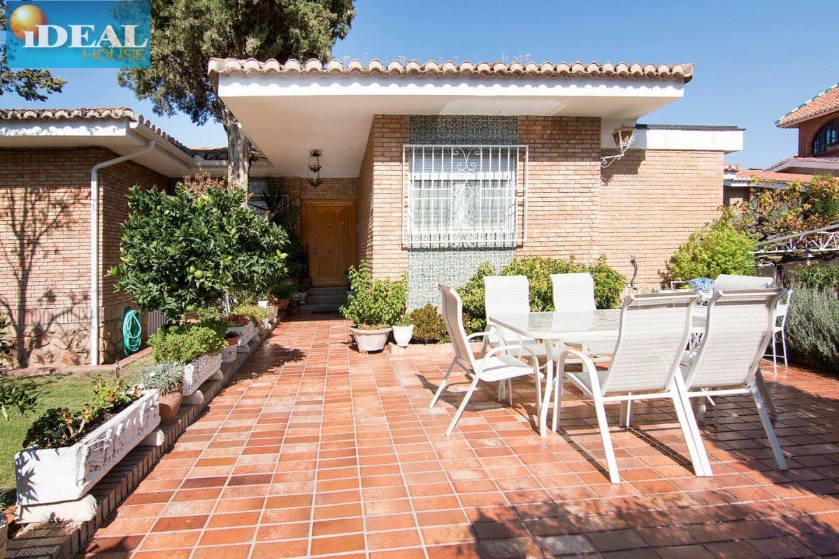 4 bedroom Villa for sale in Monachil with pool garage - € 415,000 (Ref: 9433656)