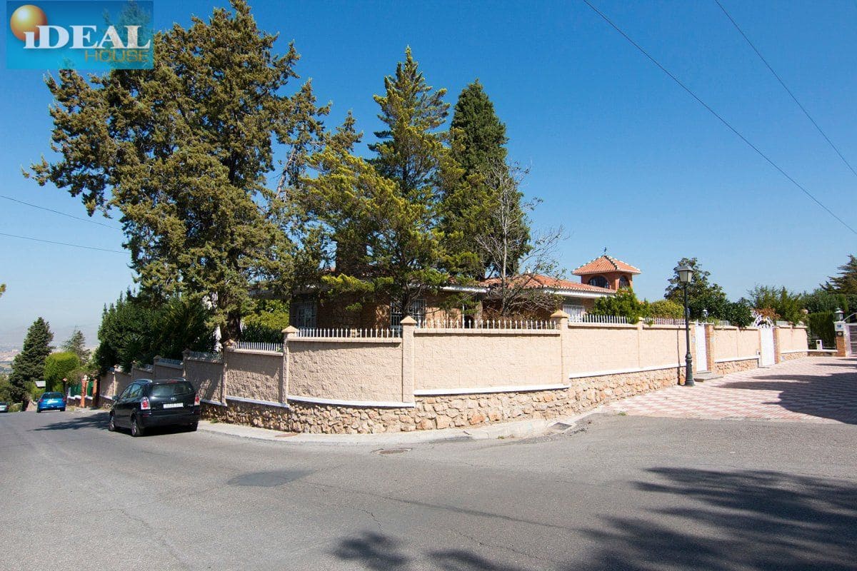 4 bedroom Villa for sale in Monachil with pool garage - € 415,000 (Ref: 9433656)