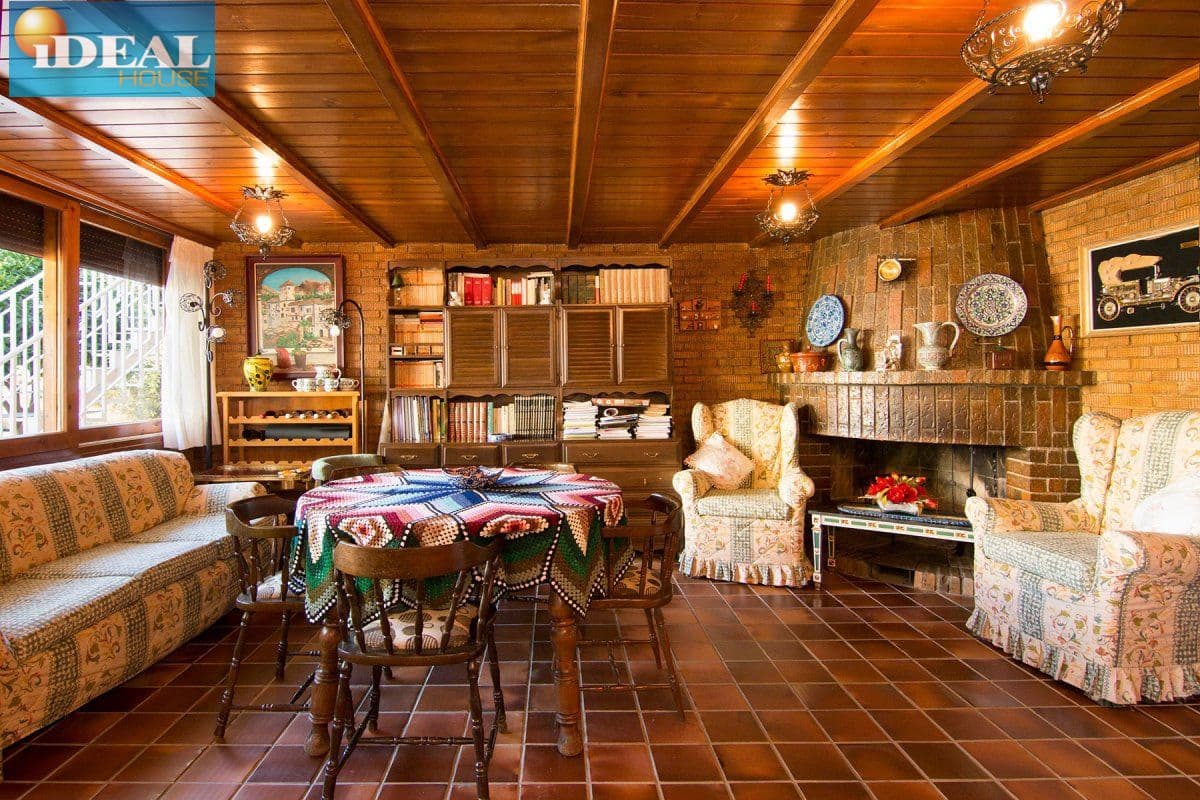 4 bedroom Villa for sale in Monachil with pool garage - € 415,000 (Ref: 9433656)