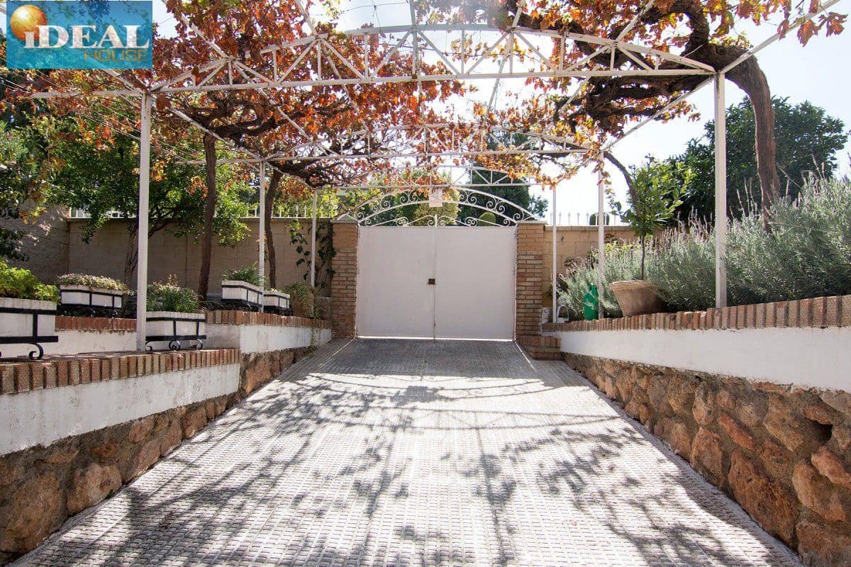 4 bedroom Villa for sale in Monachil with pool garage - € 415,000 (Ref: 9433656)