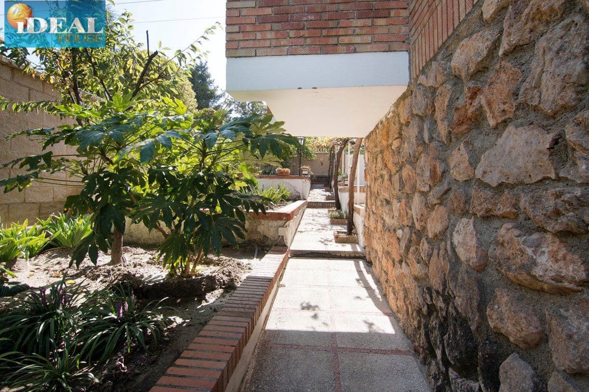 4 bedroom Villa for sale in Monachil with pool garage - € 415,000 (Ref: 9433656)