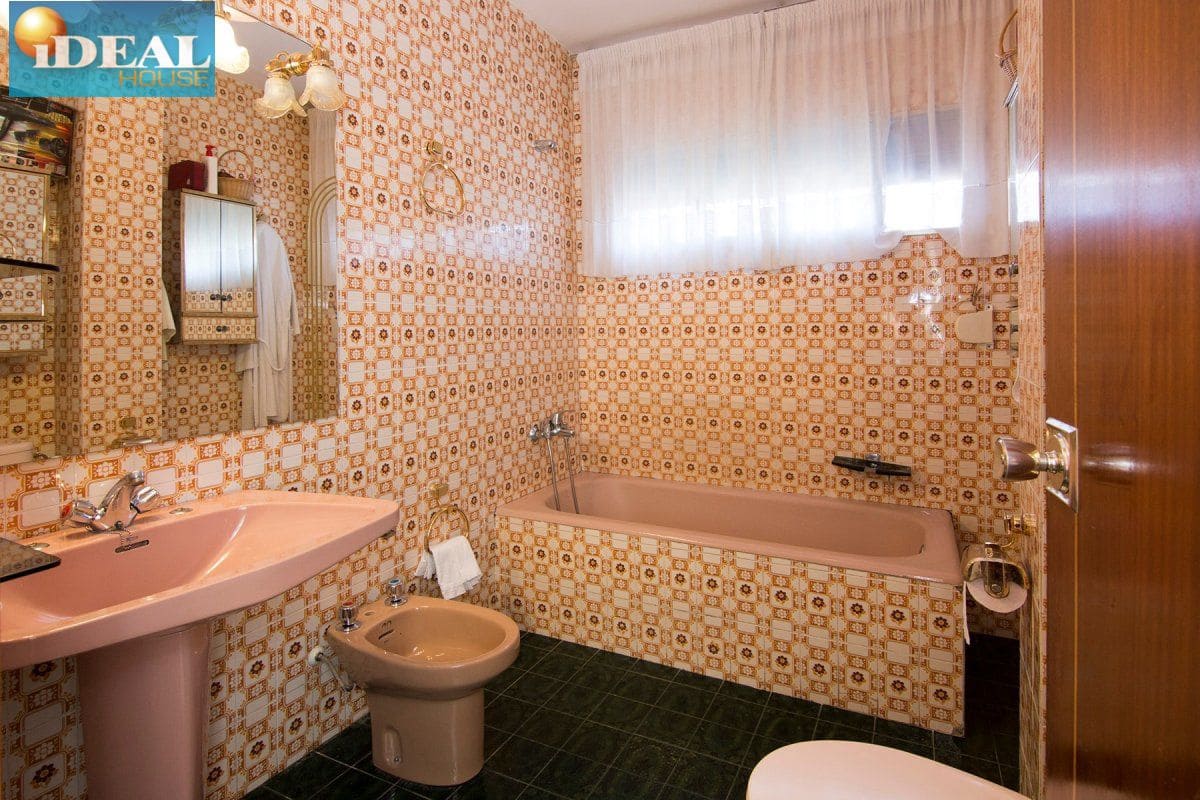 4 bedroom Villa for sale in Monachil with pool garage - € 415,000 (Ref: 9433656)