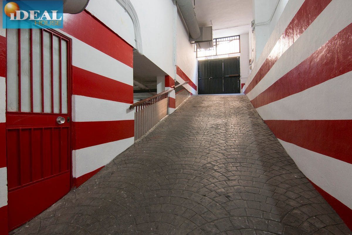 Garage for sale in Granada city - € 19,000 (Ref: 9433657)