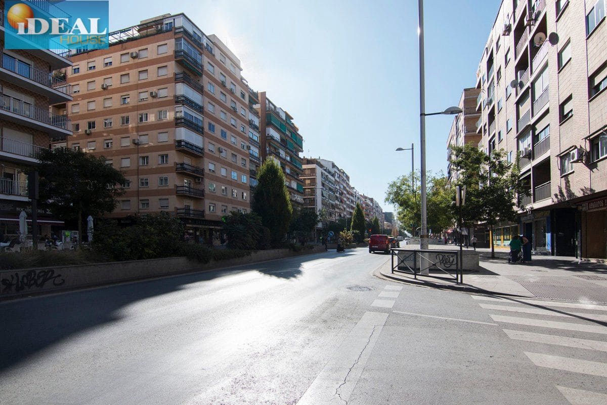 Garage for sale in Granada city - € 19,000 (Ref: 9433657)