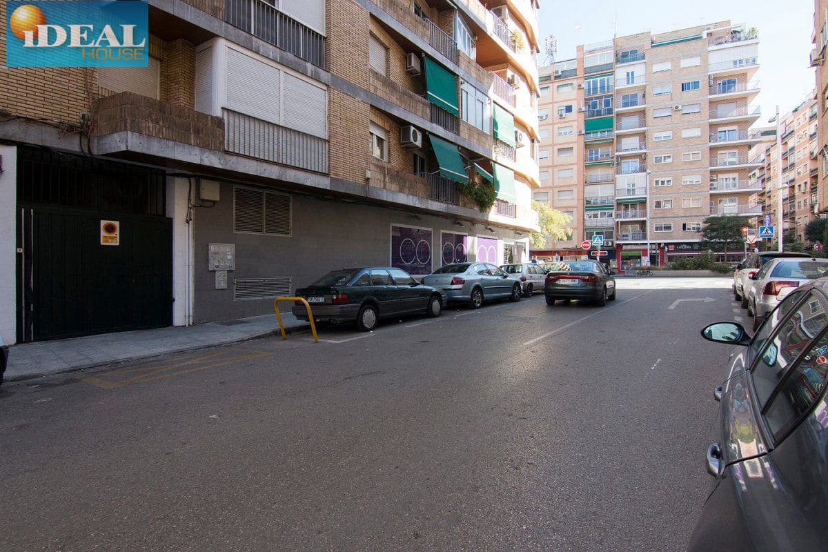 Garage for sale in Granada city - € 19,000 (Ref: 9433657)