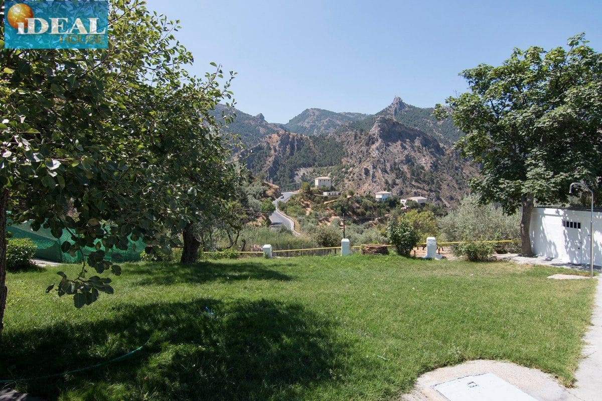 Finca/Casa Rural de 12 habitaciones en Güéjar Sierra en venta con piscina garaje - 450.000 € (Ref: 9433658)