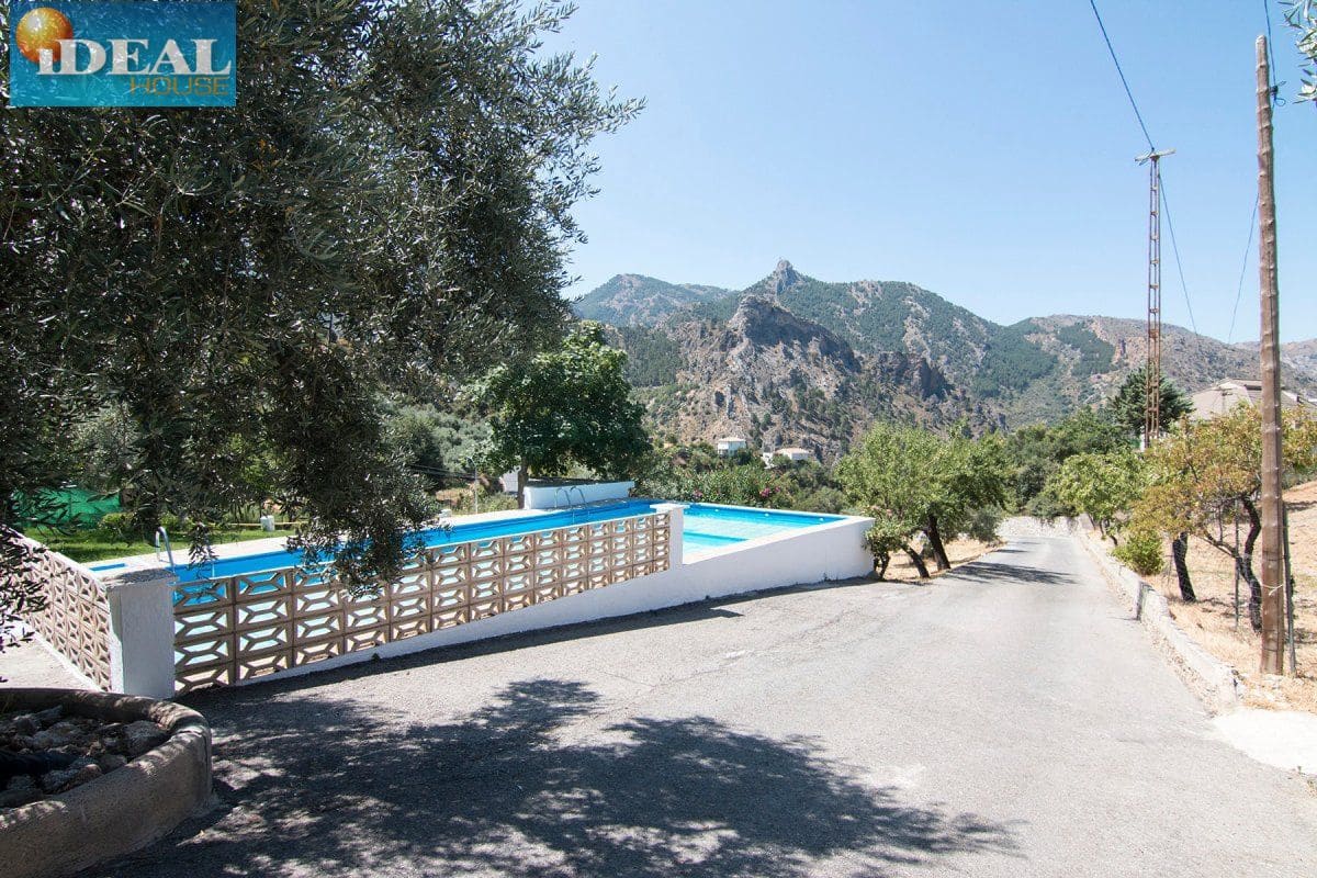 Finca/Casa Rural de 12 habitaciones en Güéjar Sierra en venta con piscina garaje - 450.000 € (Ref: 9433658)