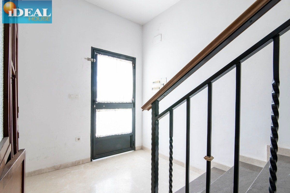 4 bedroom Townhouse for sale in Chauchina with garage - € 210,000 (Ref: 9433659)