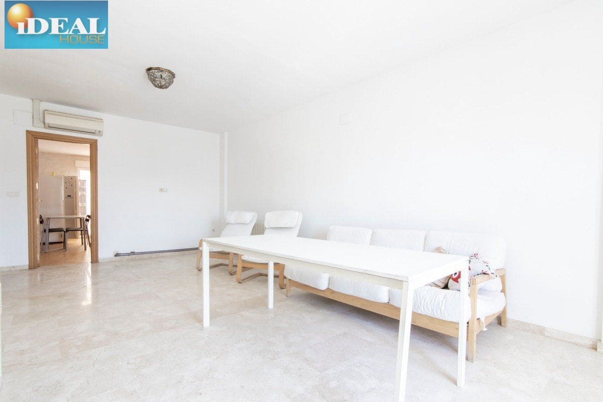 4 bedroom Townhouse for sale in Chauchina with garage - € 210,000 (Ref: 9433659)