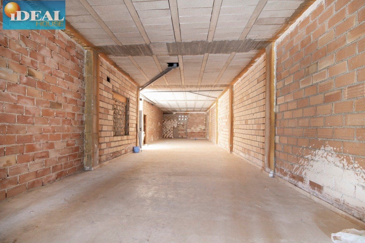 4 bedroom Townhouse for sale in Chauchina with garage - € 210,000 (Ref: 9433659)