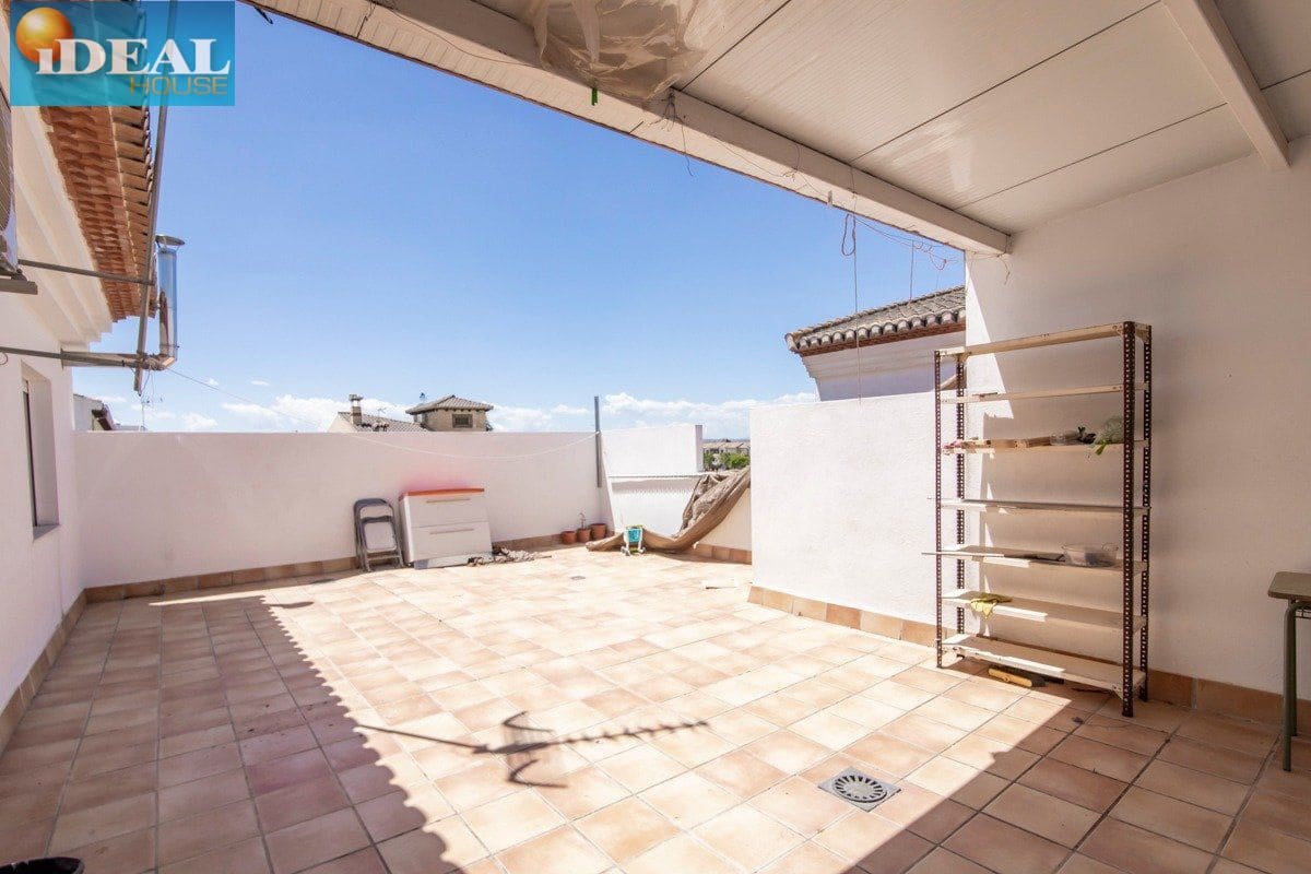 4 bedroom Townhouse for sale in Chauchina with garage - € 210,000 (Ref: 9433659)