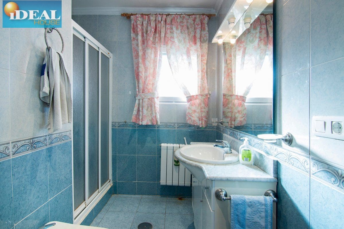 4 bedroom Finca/Country House for sale in Huetor Santillan - € 290,000 (Ref: 9433660)